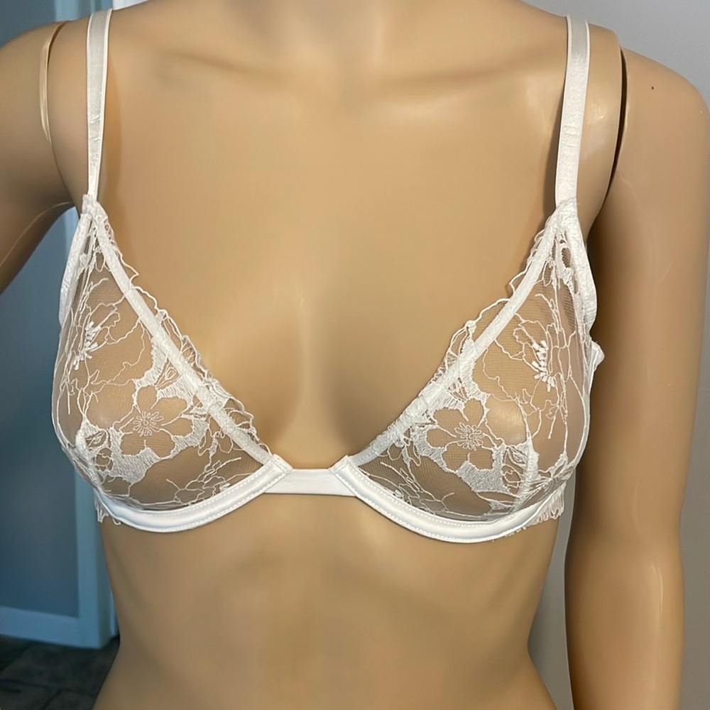 Victoria’s Secret Elegant NWOT White Lace Bra